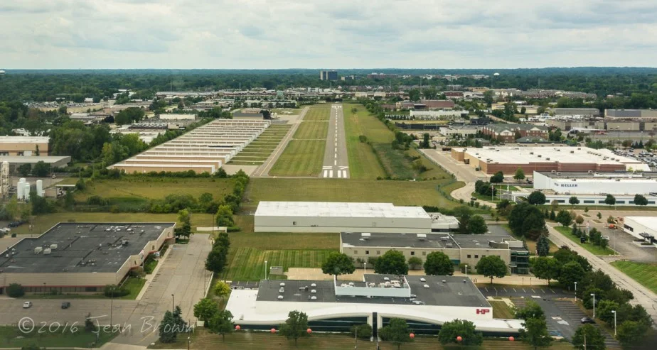 FinalRwy27-OaklandTroyAirport-KVLL_5404eSmw1200